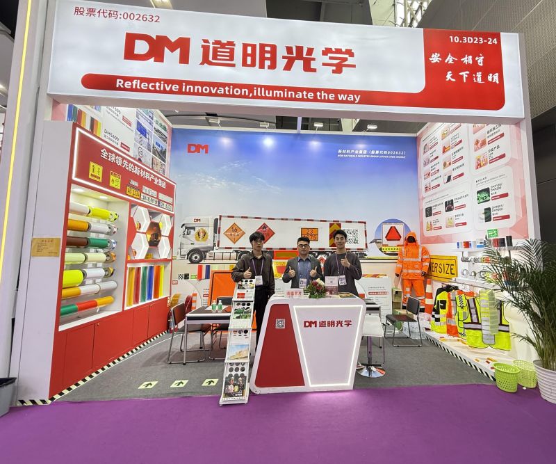 誊写外贸生长新篇章丨Bwin必赢光学闪灼春季广交会